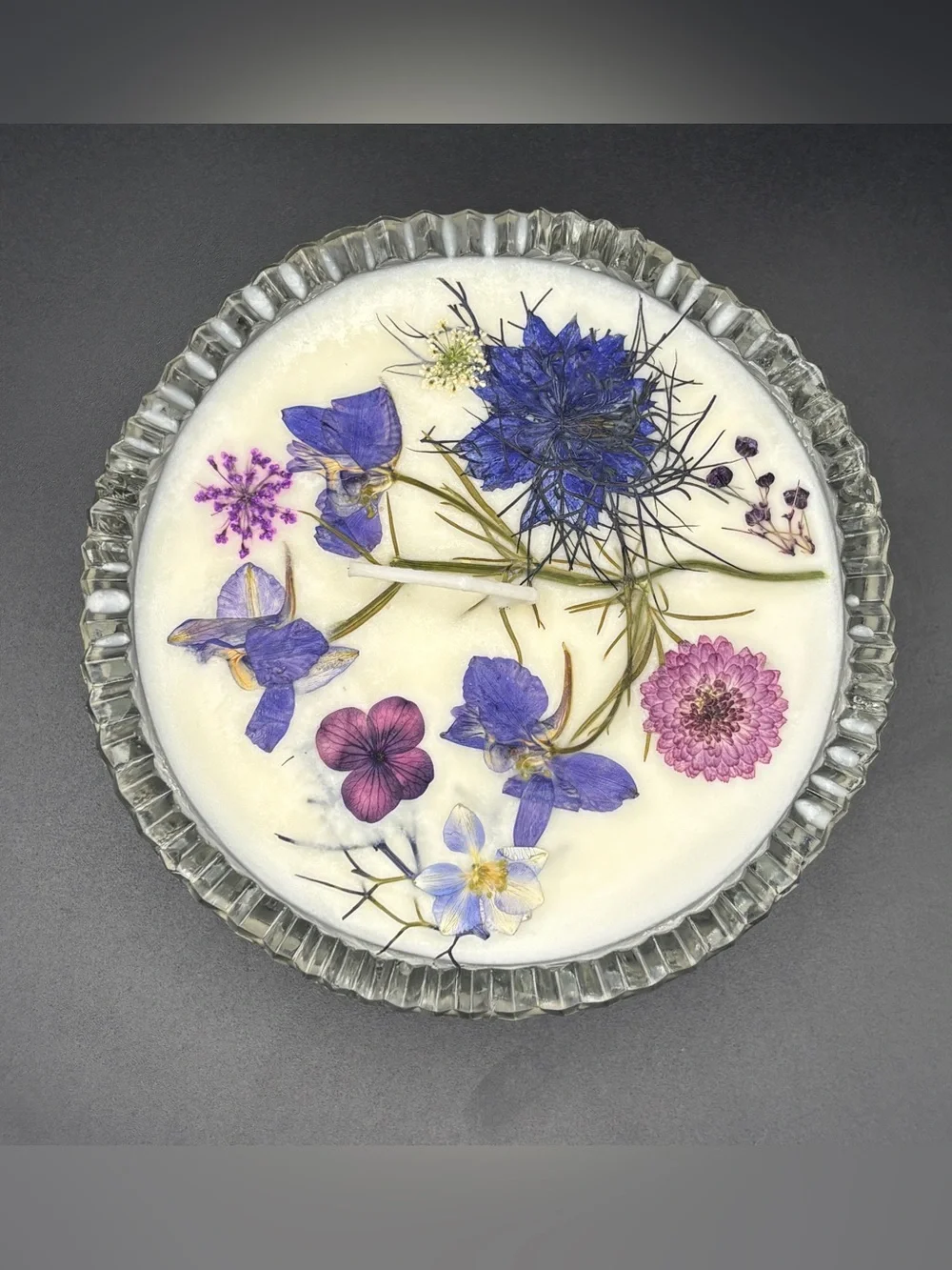 Botanical Soy Candle in Decorative Glass Bowl - Cream with Floral hm Top